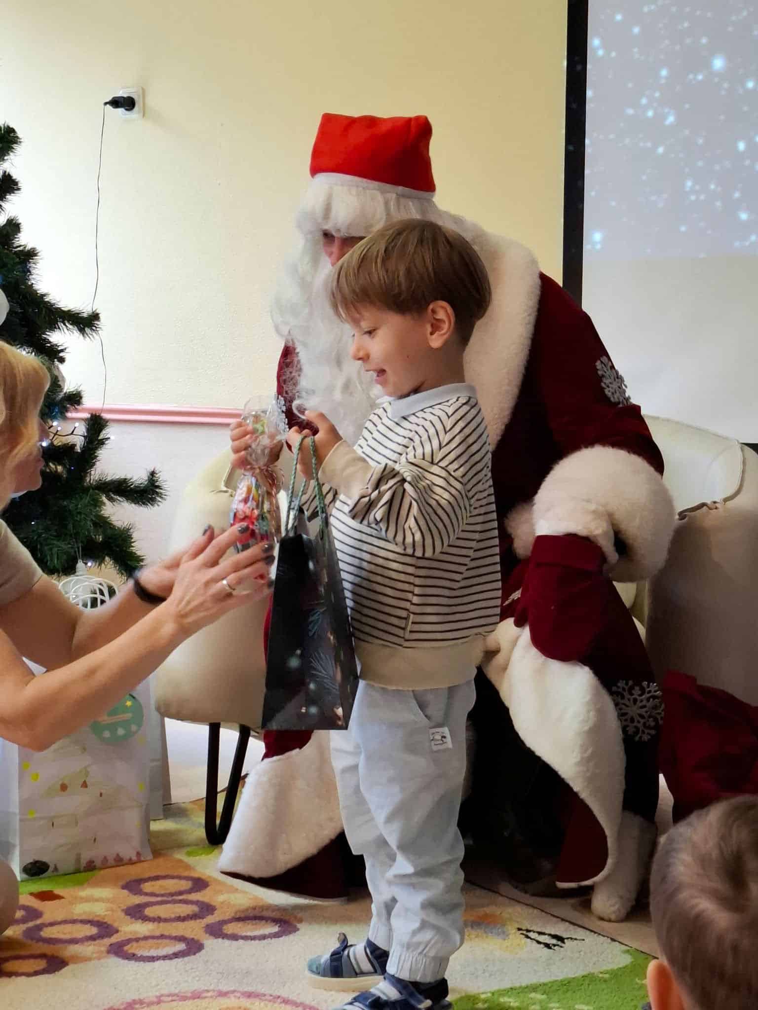 Nikolaus mit Kind im bbeigen ulli